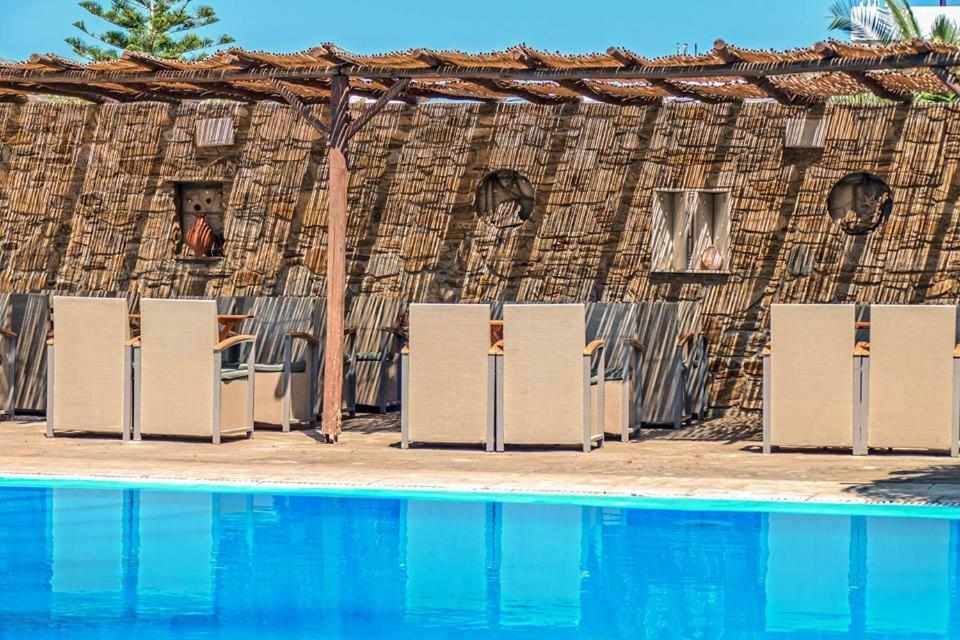 Vári Amfitrion Hotel المظهر الخارجي الصورة