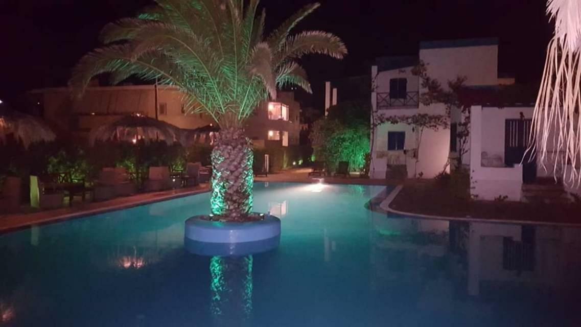 Vári Amfitrion Hotel المظهر الخارجي الصورة