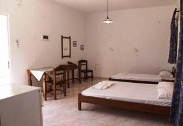 Vári Amfitrion Hotel الغرفة الصورة